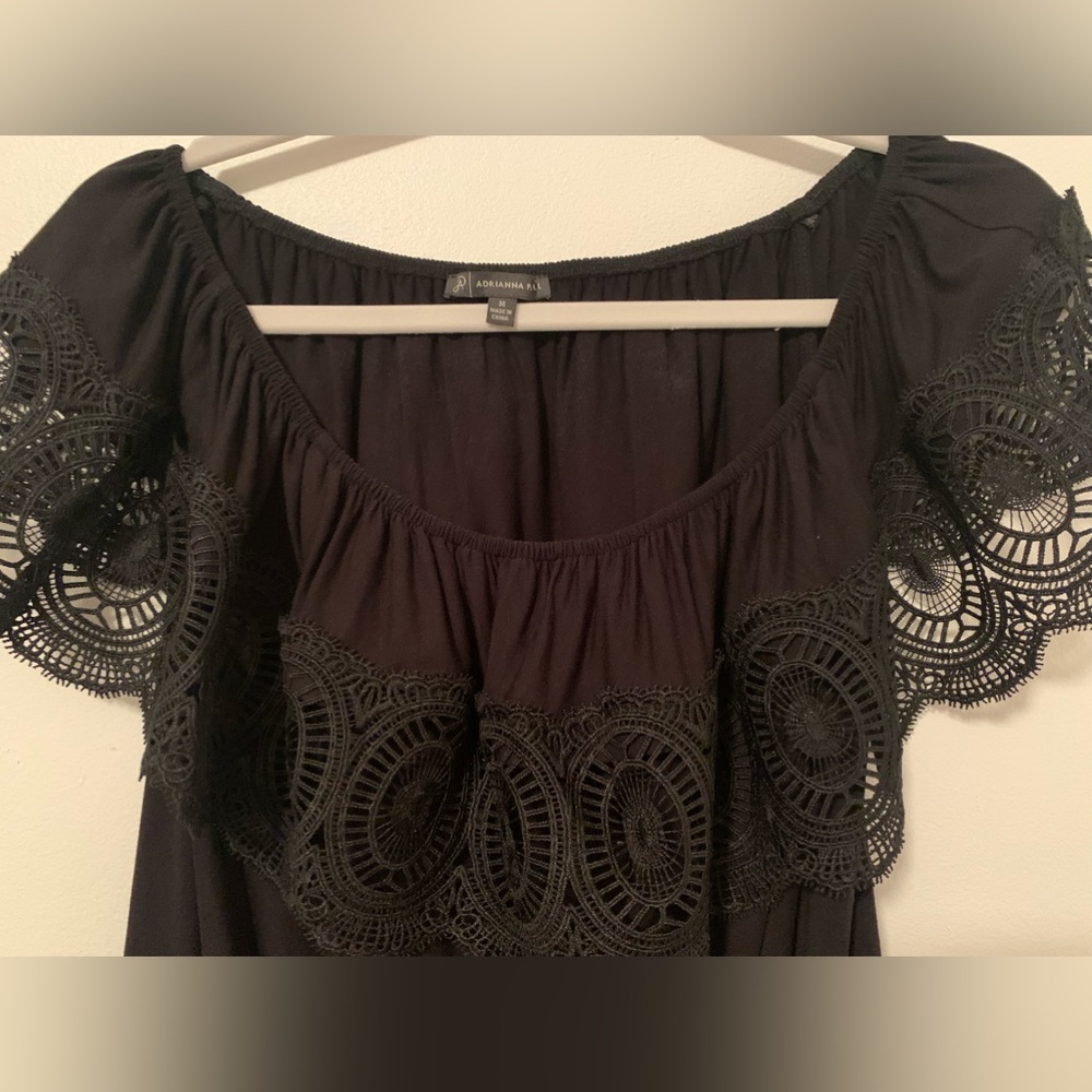 Adrianna Papell ~ Short Sleeve Top Crochet Detailing Black M